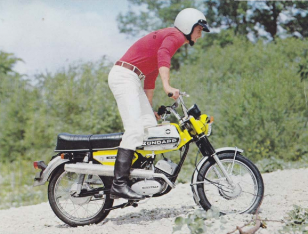 Zündapp Blinkerhalter Hinten ohne Gepäckträger 519-16.170 Typ 517 Haltebügel